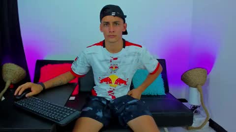 MAX     online show from 10-27-25, 02:59