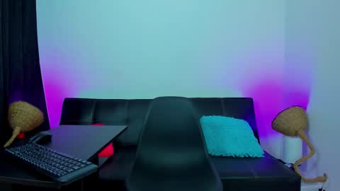 MAX     online show from 11-09-25, 06:17