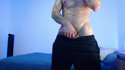 Snapshot of max_xl_ chatting on 10-20-25, 11:05 max_xl_ online show from 10-20-25, 11:05