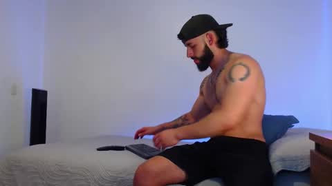 Snapshot of max_xl_ chatting on 11-17-25, 10:59 max_xl_ online show from 11-17-25, 10:59