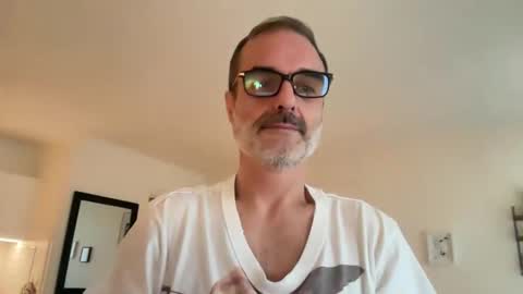 Snapshot of maxbow chatting on 01-23-25, 02:28 Max Mikado online show from 01-23-25, 02:28