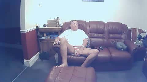 Snapshot of maxi_johnes chatting on 09-29-25, 10:03 MAX online show from 09-29-25, 10:03