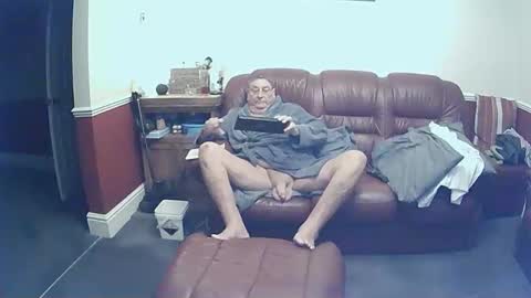 Snapshot of maxi_johnes chatting on 10-02-25, 11:23 MAX online show from 10-02-25, 11:23