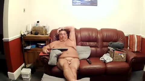 MAX online show from 06-09-26, 10:43