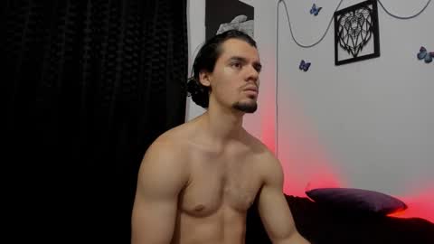 Snapshot of maxi_styles chatting on 01-18-25, 02:03 Alex online show from 01-18-25, 02:03