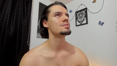 Snapshot of maxi_styles chatting on 01-31-25, 10:31 Alex online show from 01-31-25, 10:31