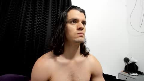 Snapshot of maxi_styles chatting on 10-14-25, 08:09 Alex online show from 10-14-25, 08:09