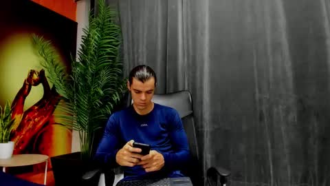 Snapshot of maxi_styles chatting on 02-20-26, 11:32 Alex online show from 02-20-26, 11:32