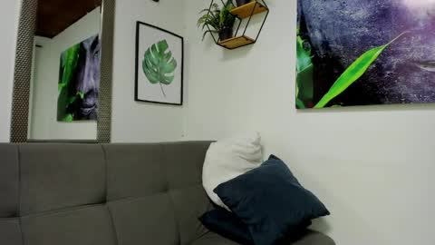 Snapshot of maxi_styles chatting on 02-28-26, 11:28 Alex online show from 02-28-26, 11:28