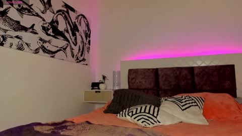 Snapshot of maxianomal chatting on 02-04-25, 02:28 Max online show from 02-04-25, 02:28