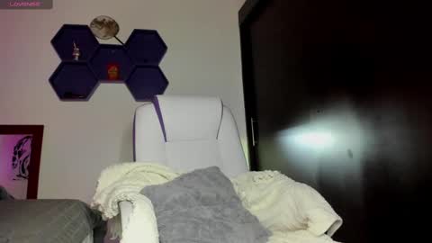 Snapshot of maxianomal chatting on 02-18-25, 06:37 Max online show from 02-18-25, 06:37