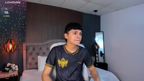 Snapshot of maxii18_ chatting on 11-10-25, 07:13 -- -- online show from 11-10-25, 07:13