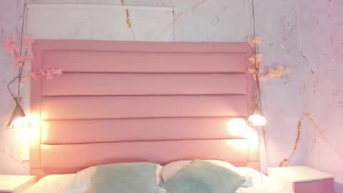 maxim online show from 09-15-25, 02:22