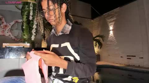 maxim online show from 12-19-25, 03:35