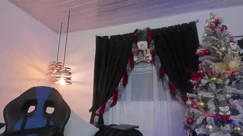 Snapshot of maximo_rodriguez chatting on 12-21-24, 07:45 Maximo online show from 12-21-24, 07:45