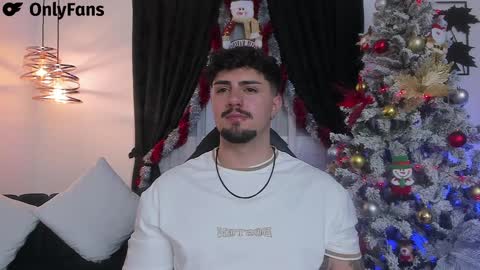 Snapshot of maximo_rodriguez chatting on 12-23-24, 08:22 Maximo online show from 12-23-24, 08:22