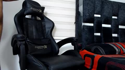 Maximo Sebastian online show from 12-14-25, 09:30