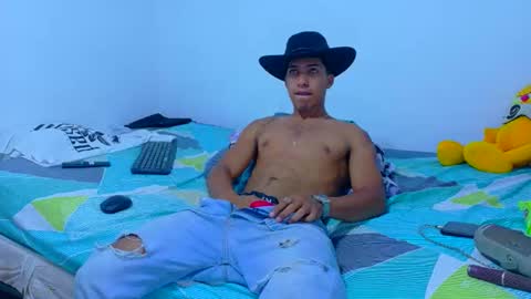 Maximo Aron Vega online show from 04-22-26, 09:05