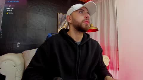 Snapshot of maximo_wolf1 chatting on 11-02-25, 08:00 Maximo Wolf online show from 11-02-25, 08:00