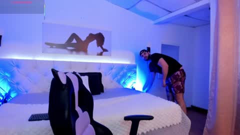Snapshot of maximo_wolf1 chatting on 06-17-26, 11:45 Maximo Wolf online show from 06-17-26, 11:45