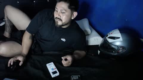 Snapshot of maximohot03 chatting on 09-14-25, 04:11 maximohot03 online show from 09-14-25, 04:11