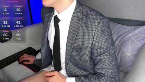 Snapshot of maximum_hot chatting on 01-04-25, 10:02 Max online show from 01-04-25, 10:02