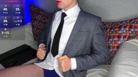 Snapshot of maximum_hot chatting on 01-06-25, 11:09 Max online show from 01-06-25, 11:09