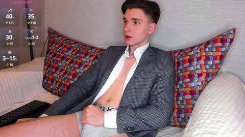 Snapshot of maximum_hot chatting on 02-02-25, 06:42 Max online show from 02-02-25, 06:42