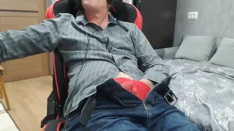 Snapshot of maximus3334 chatting on 03-12-25, 11:01 maximus3334 online show from 03-12-25, 11:01