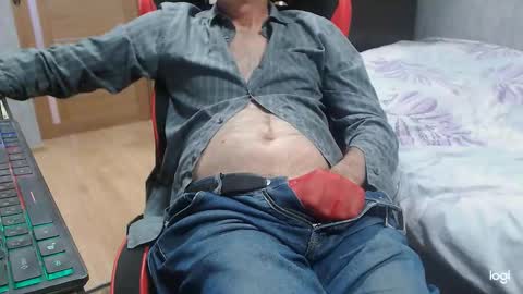 Snapshot of maximus3334 chatting on 10-08-25, 12:25 maximus3334 online show from 10-08-25, 12:25