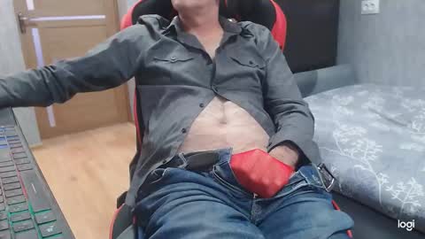 Snapshot of maximus3334 chatting on 11-06-25, 11:22 maximus3334 online show from 11-06-25, 11:22