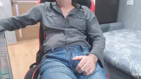 Snapshot of maximus3334 chatting on 11-07-25, 11:32 maximus3334 online show from 11-07-25, 11:32