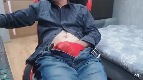 Snapshot of maximus3334 chatting on 11-11-25, 11:21 maximus3334 online show from 11-11-25, 11:21