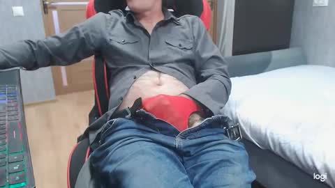 Snapshot of maximus3334 chatting on 11-18-25, 11:25 maximus3334 online show from 11-18-25, 11:25