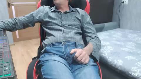 Snapshot of maximus3334 chatting on 06-03-26, 11:24 maximus3334 online show from 06-03-26, 11:24