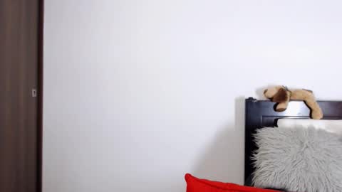 Independent Model online show from 02-18-25, 02:49