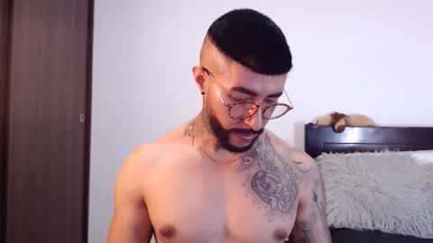 Independent Model online show from 02-21-25, 03:01