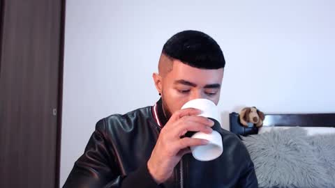 Independent Model online show from 02-23-25, 09:05