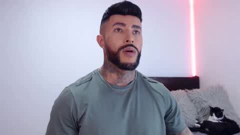 Independent Model online show from 10-20-25, 12:44