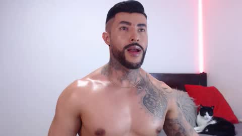 Independent Model online show from 11-07-25, 01:38