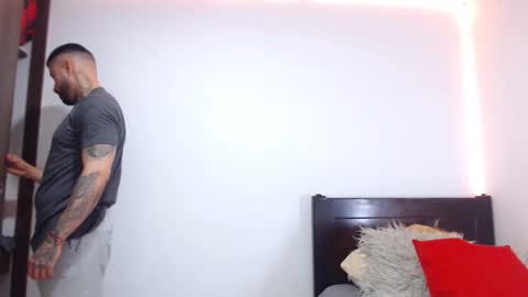 Independent Model online show from 02-10-26, 03:43