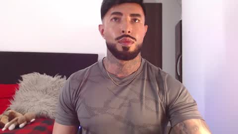 Snapshot of maximus_golden chatting on 06-25-26, 05:23 Independent Model online show from 06-25-26, 05:23