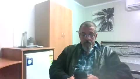 Max online show from 05-25-26, 10:43