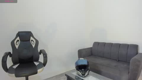 Snapshot of maximusclark1_ chatting on 07-19-26, 12:09 Maximus online show from 07-19-26, 12:09