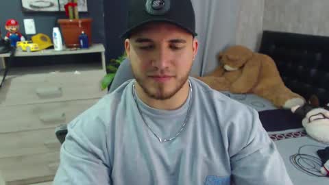 Snapshot of maximussantorini chatting on 12-06-24, 04:25 maximus online show from 12-06-24, 04:25