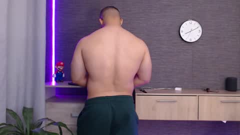 Snapshot of maximussantorini chatting on 12-04-25, 01:04 maximus online show from 12-04-25, 01:04