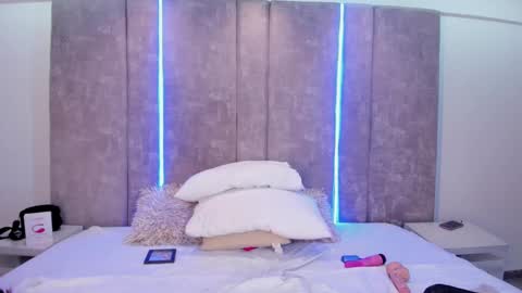 Maxi Rogers online show from 02-11-25, 10:50