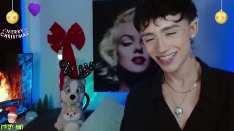 Snapshot of maxiy_001 chatting on 12-18-24, 04:53 Max online show from 12-18-24, 04:53