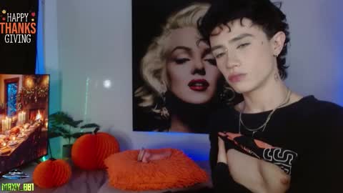 Snapshot of maxiy_001 chatting on 11-27-25, 08:55 Max online show from 11-27-25, 08:55