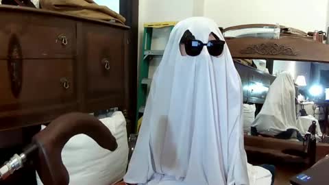 Snapshot of maxjr8008 chatting on 10-30-25, 06:59 maxjr8008 online show from 10-30-25, 06:59